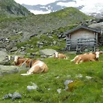 Apartamento In A Quiet Location