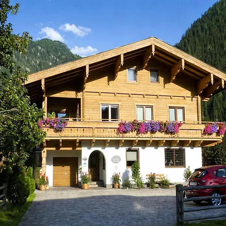 In A Quiet Location Near Wildkogel Arena Apartment *
